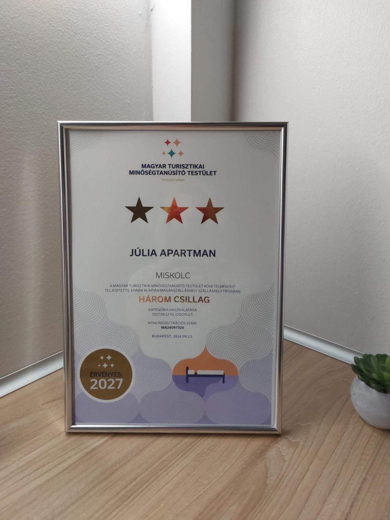 Julia Apartman Miskolc Eksteriør billede